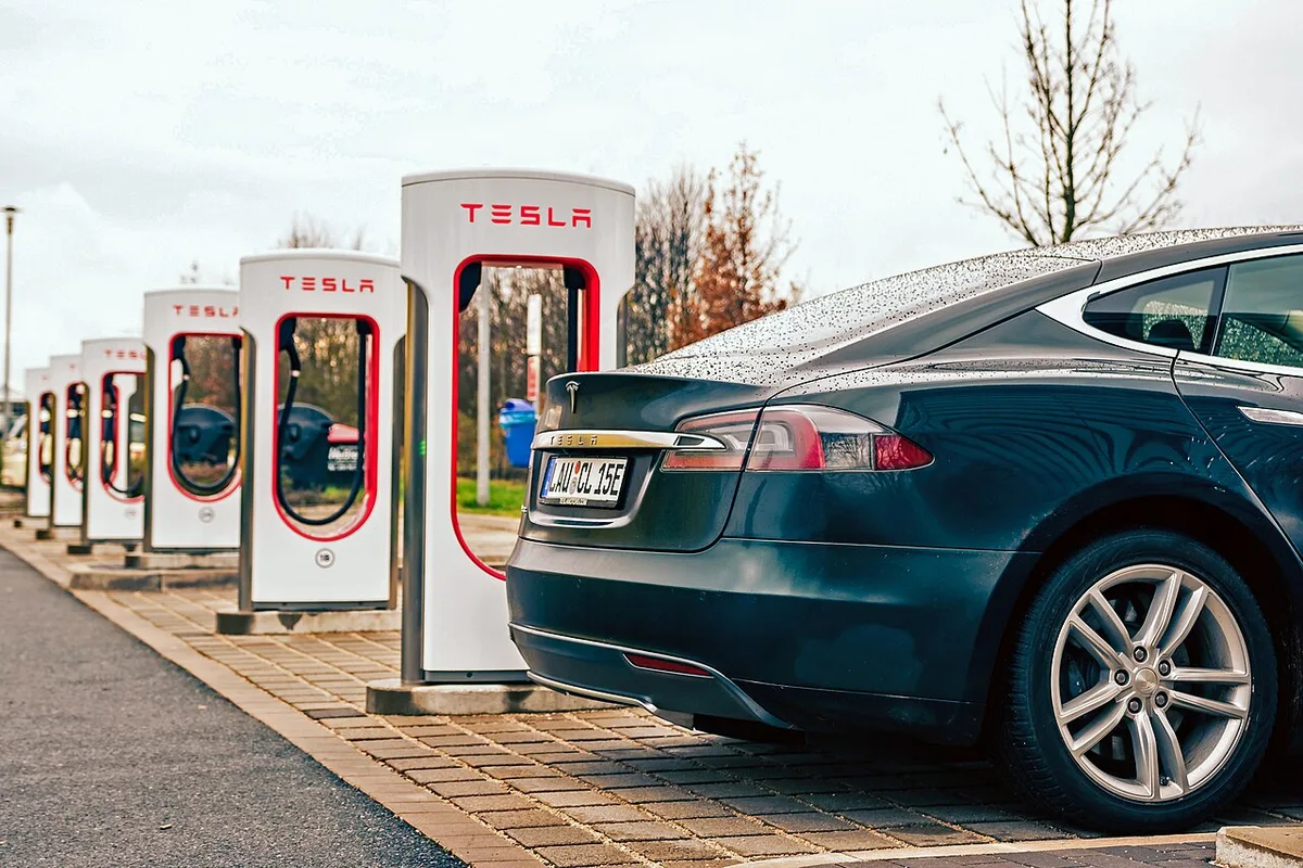 Global EV Sales Fall 2%, Ending Growth Streak