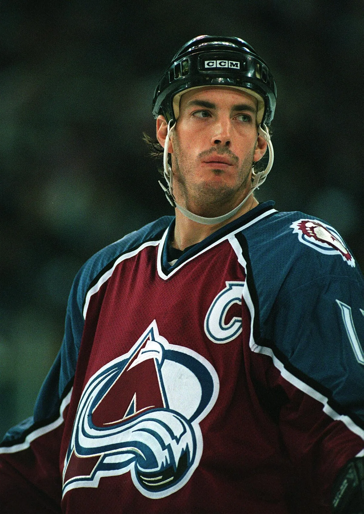 Reinvigorated Sakic to remain Avalanche GM indefinitely, team sources say