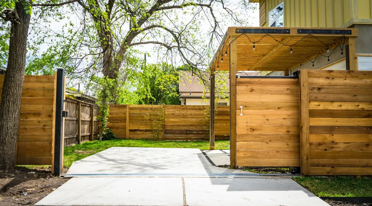 Michigan Contractor Completes Full-Perimeter Cedar Fence
