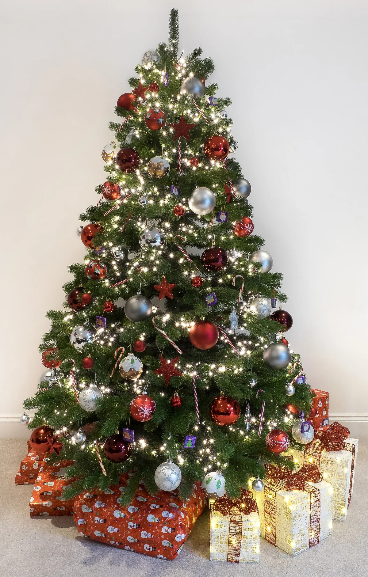 Christmas Angel Tree programs seek volunteers, applicants