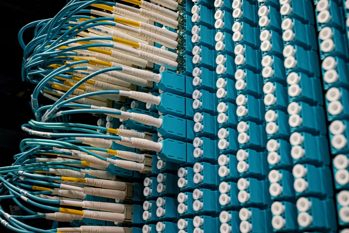 AT&T, Corning Sign $3B Fiber Expansion Deal