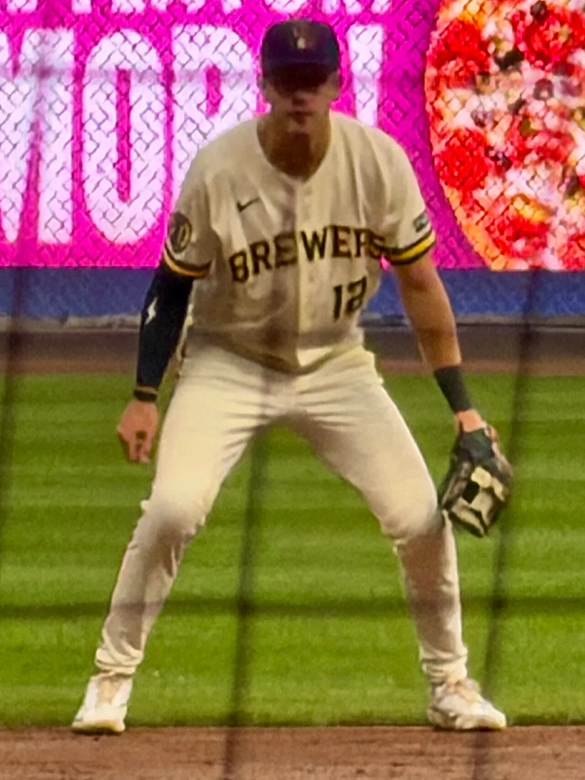 Brewers bench Pratt amid Mets 10-inning loss