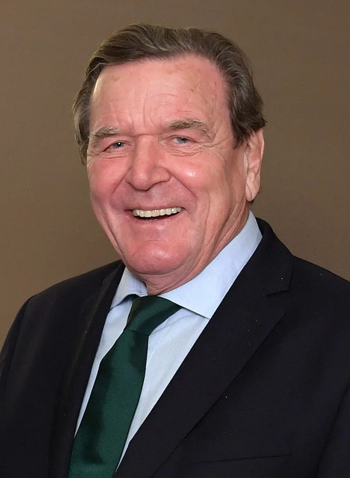 Schröder Joins Putin for Moscow Birthday Celebration