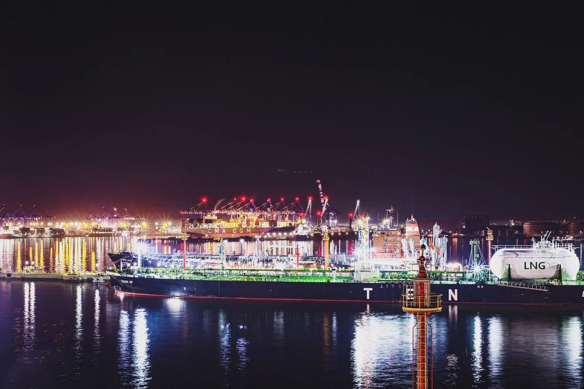 QatarEnergy Seeks US LNG After Ras Laffan Output Losses
