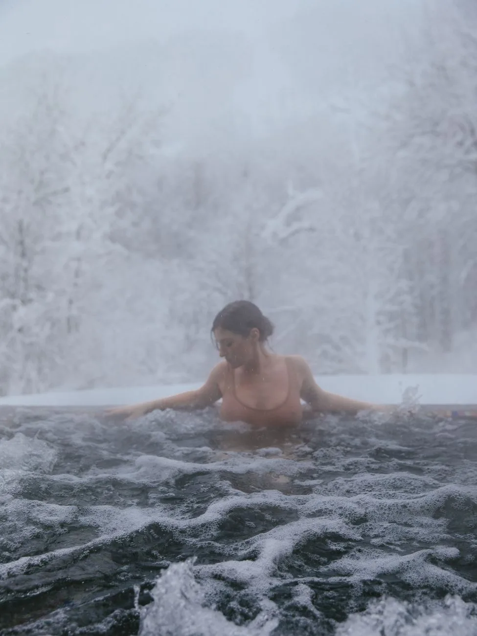 Research Suggests Women Need Warmer, Shorter Cold Plunges