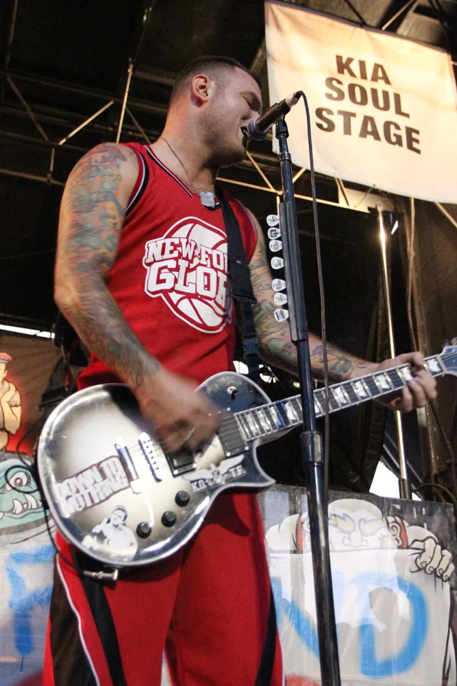 New Found Glory founding guitarist Chad Gilbert dies at 45