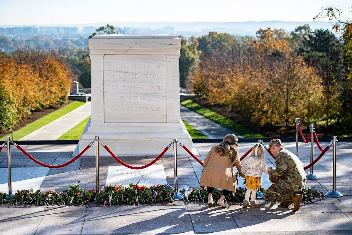 Trump's arch would cast shadow on Arlington Cemetery