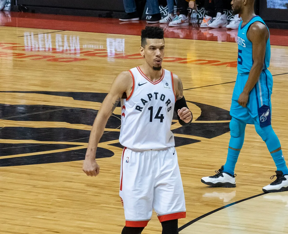 Raptors Rout Bulls 135-92 in Season Opener