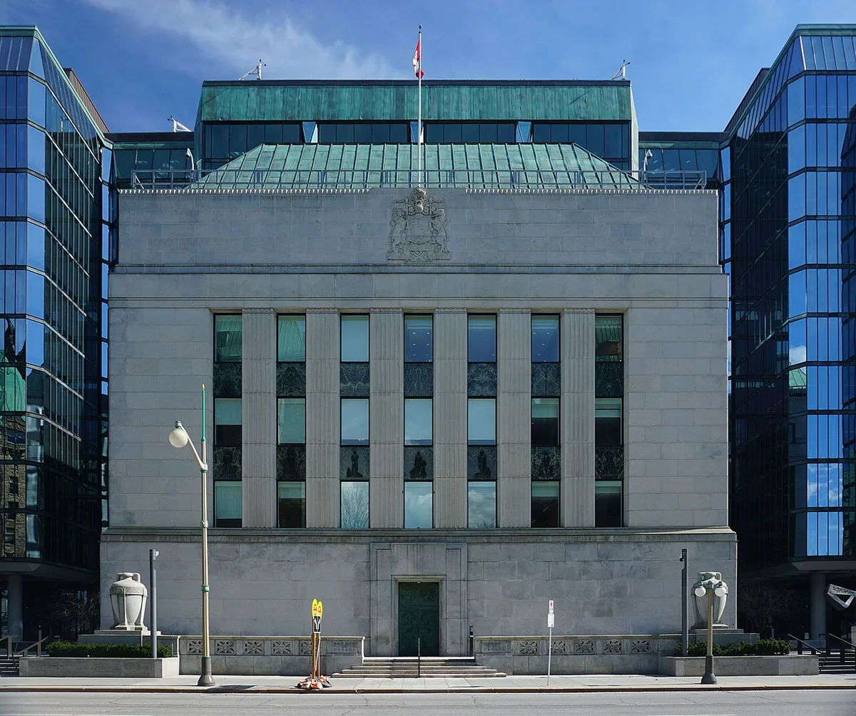 Bank of Canada Raises Rate to 2.5%