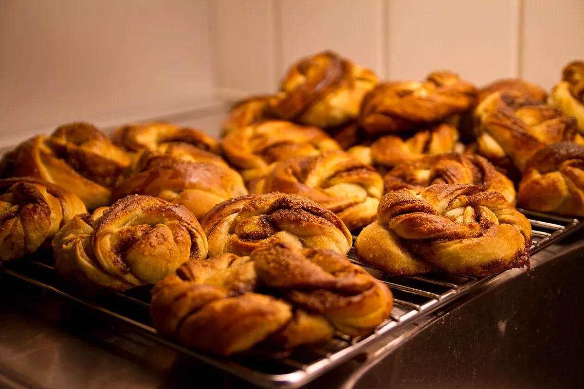 Yelp Reviews Pick Top Cinnamon Roll Bakery in Every State