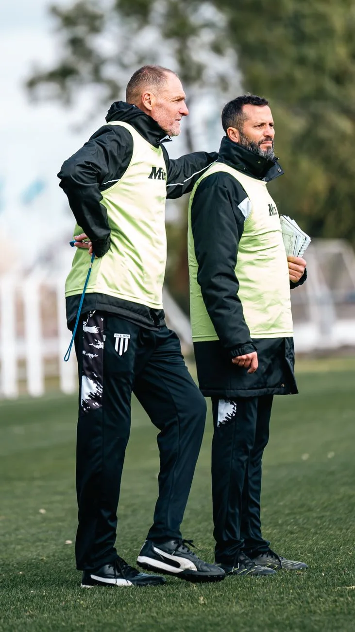 Houston Dash fires coach Gautrat and technical director Kilgore, names interim