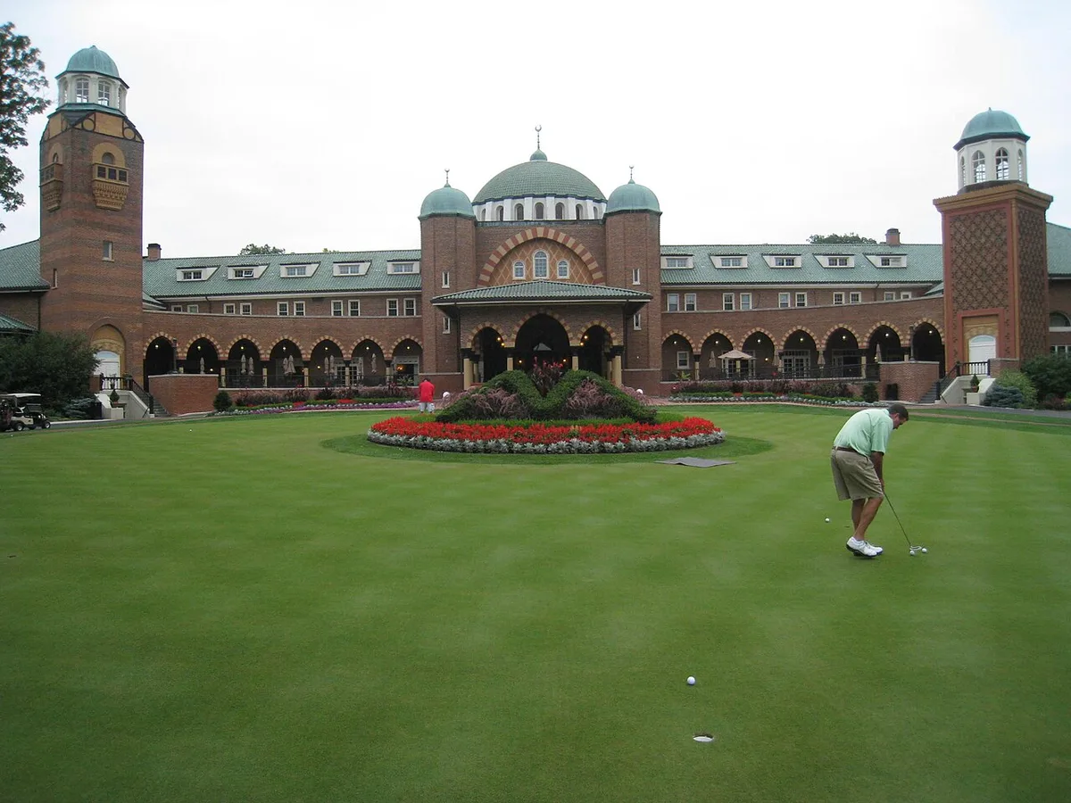 U.S. Leads International Team 3-2 at Presidents Cup