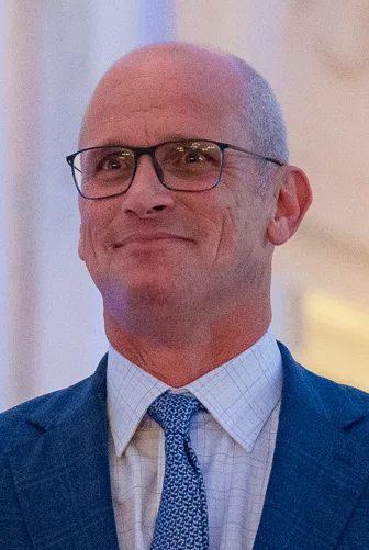 UConn Extends Dan Hurley Through 2032
