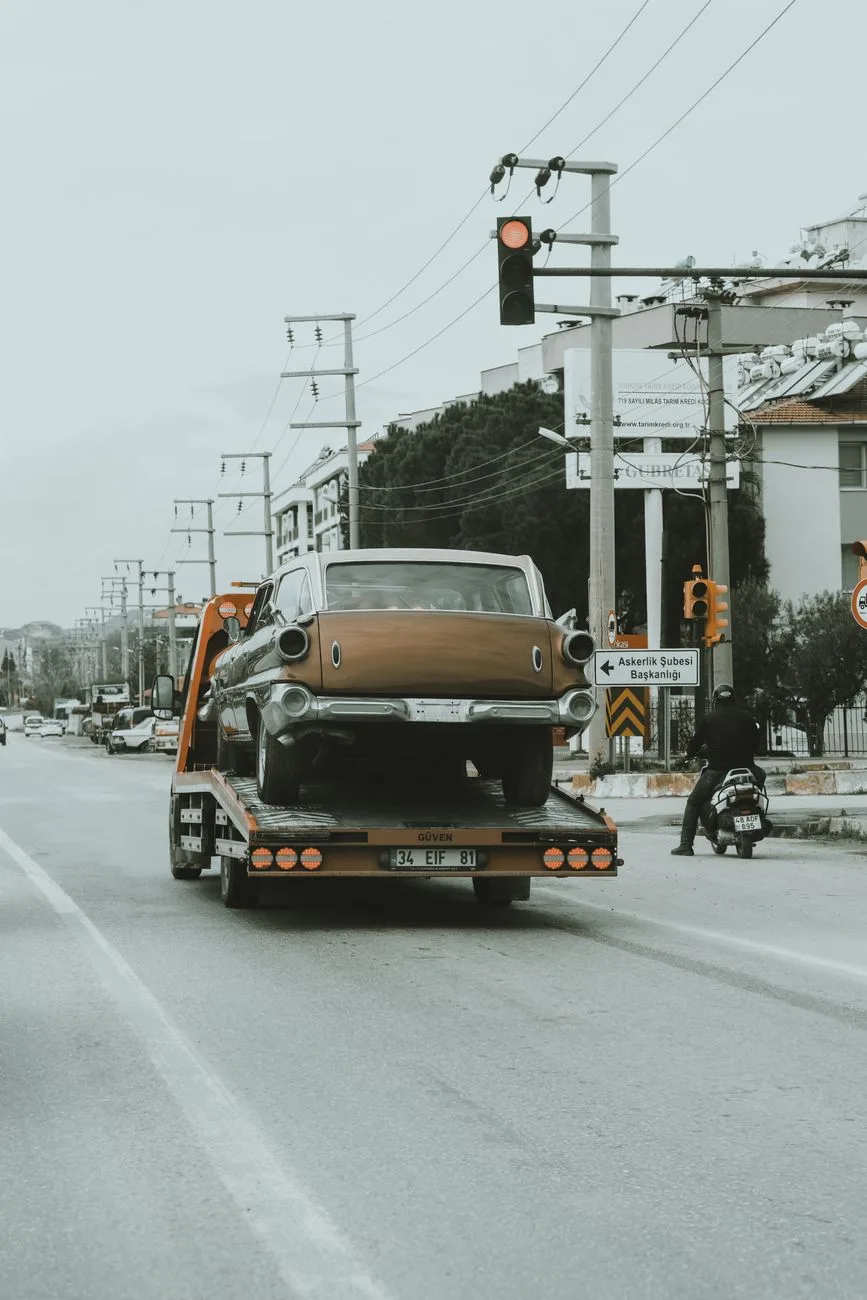 Dozens of Runners’ Cars Towed During Binational Half-Marathon