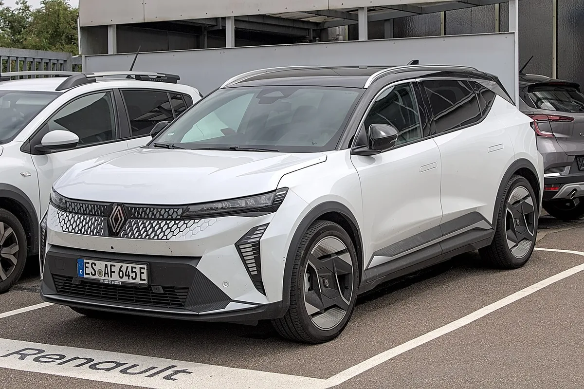 Renault Revenue Rises 1.4%, Vehicle Sales Fall