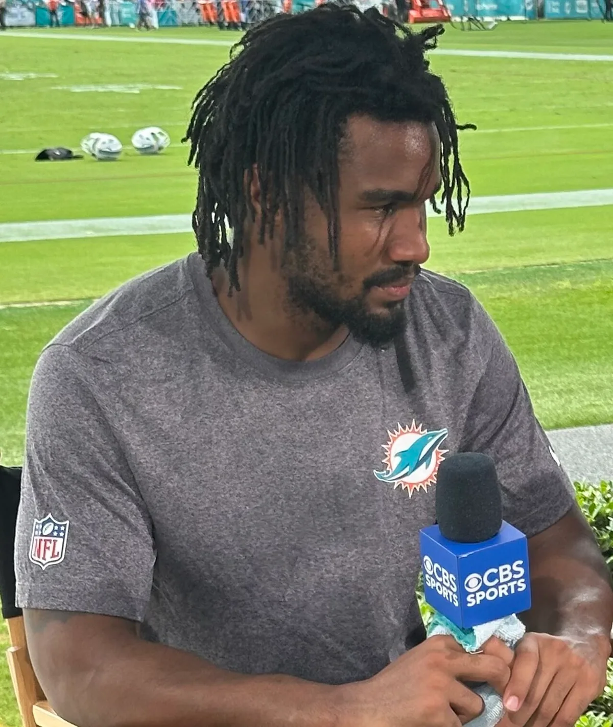Broncos’ Jaylen Waddle exits with chest injury