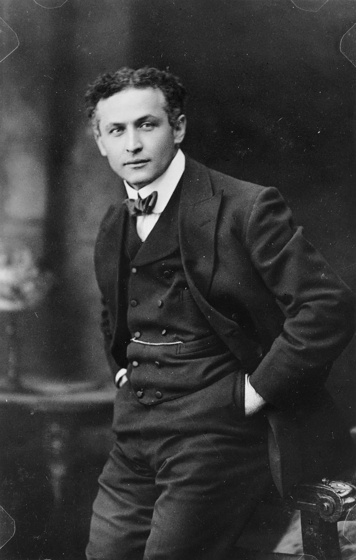 Magic Circle Plans Houdini Centenary Reenactment