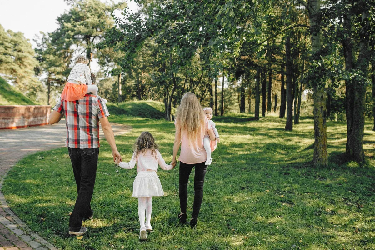 Dutch Teens With Divorced Parents Near One Quarter as Surnames Diverge