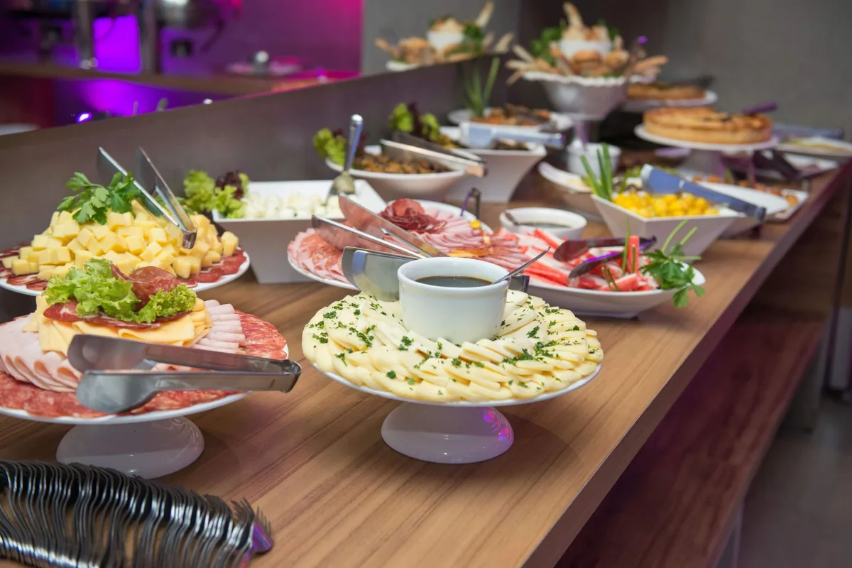 Regional Stories Spotlight Buffets, Nostalgic School Lunch