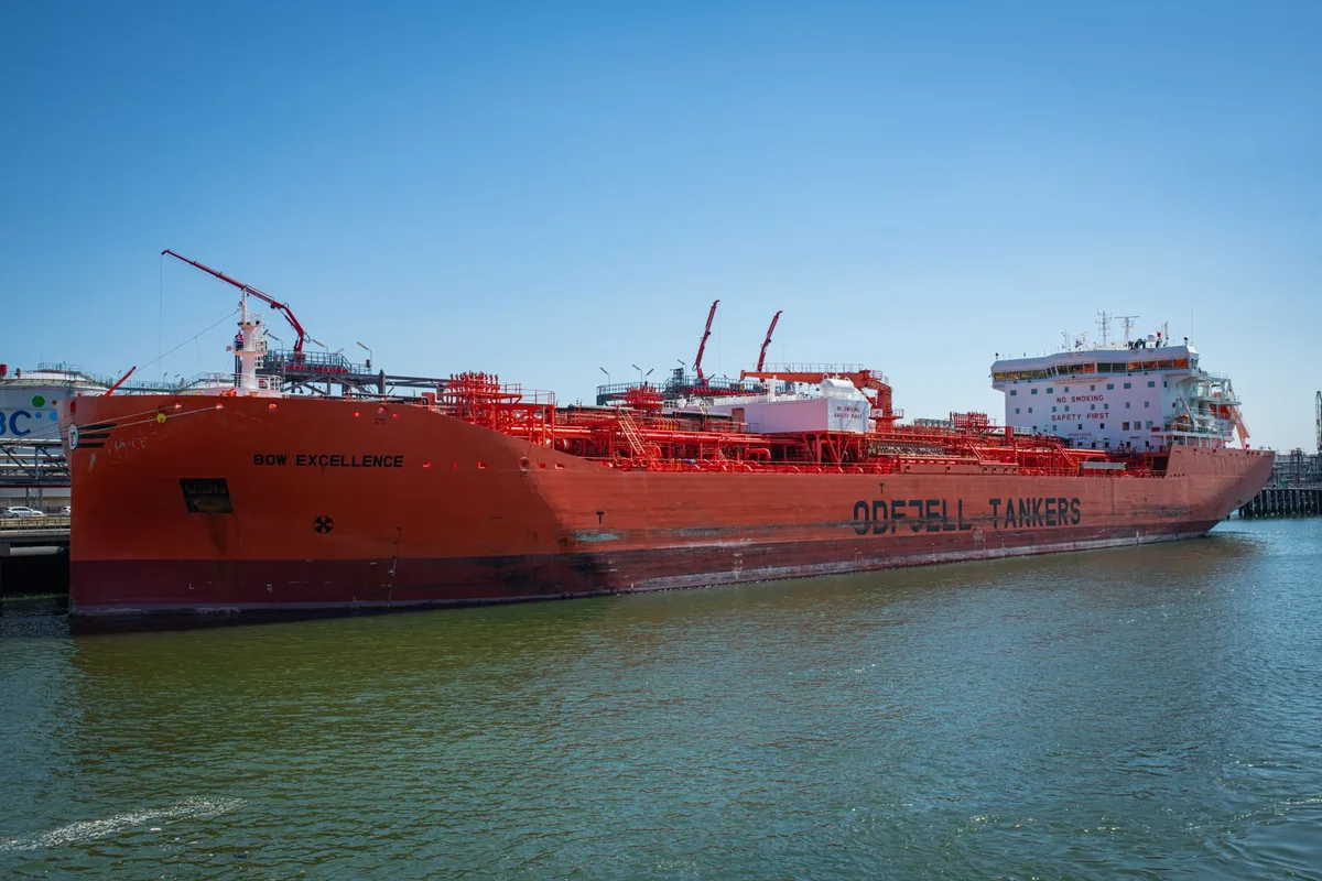 Oil prices swing as stalled U.S.-Iran talks meet recovering exports