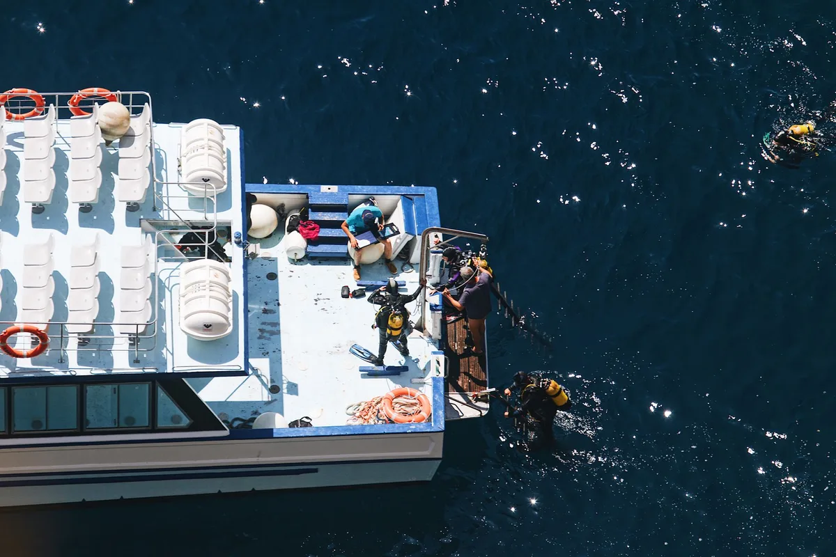 Diver dies off Tenerife, tourist drowns after boat fall in Malaysia