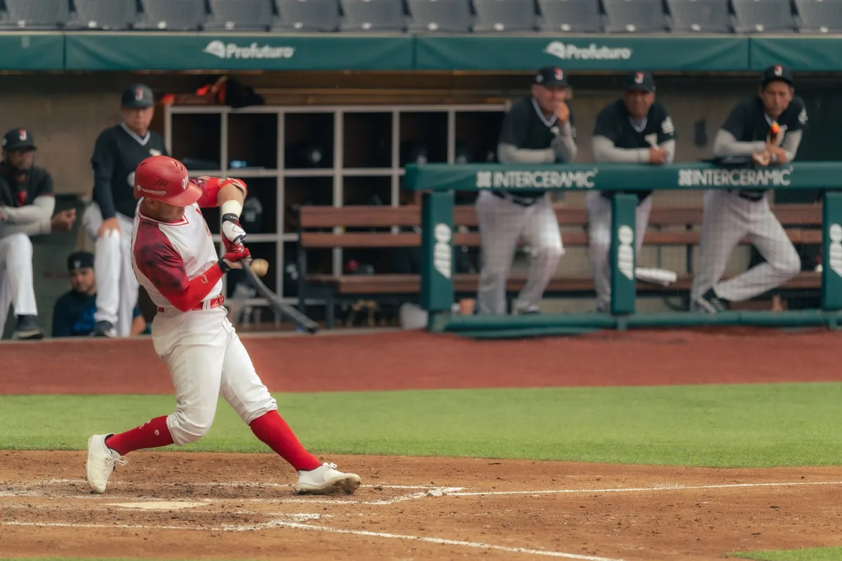 Three-Homer Spence Keeps Astros Tied Atop AL West
