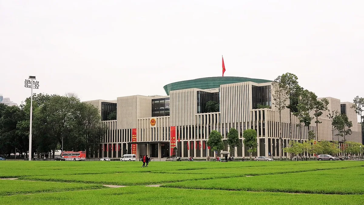 Vietnam Delegates Propose Stronger Citizen-Response Rules