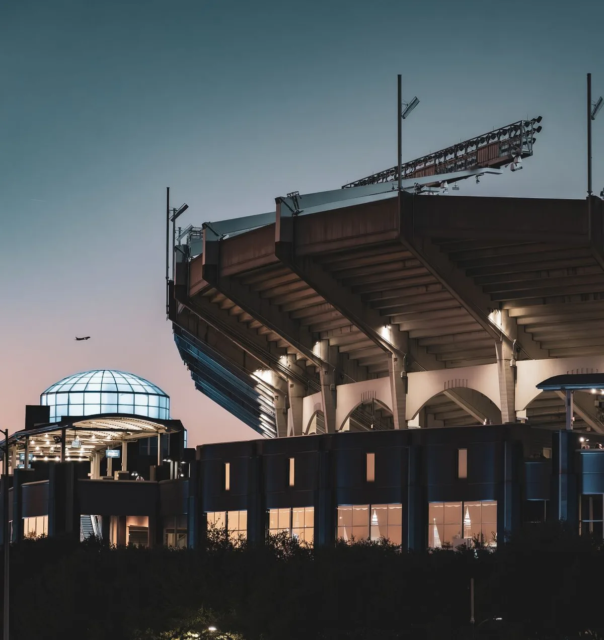 SOM proposes domed Bears stadium in Bridgeport