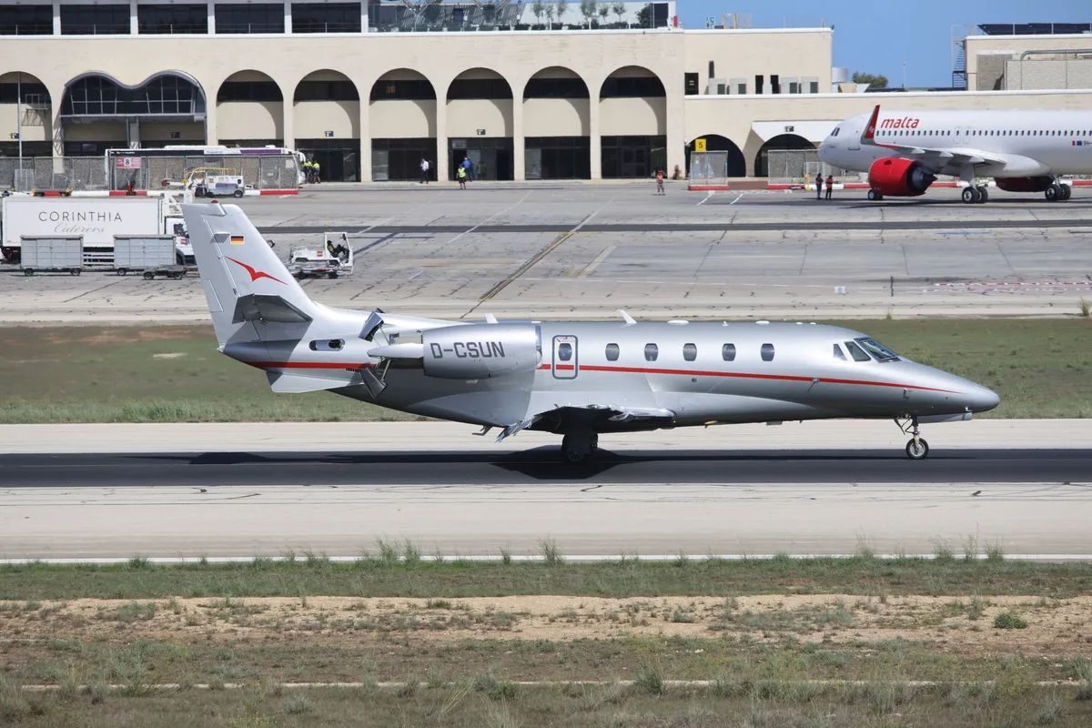 Plane skids off Las Vegas runway into fence, no injuries reported