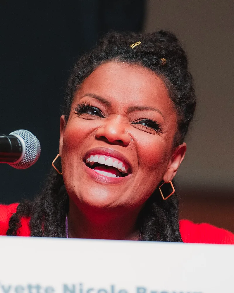 Yvette Nicole Brown