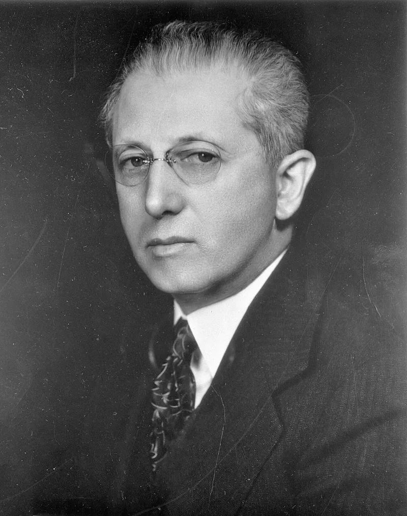 Harry Aaron Hollzer