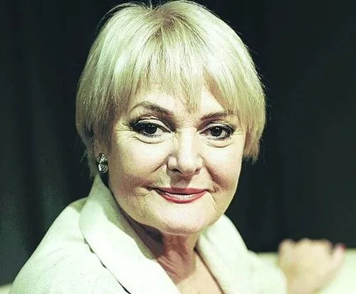 Claudia Lapacó