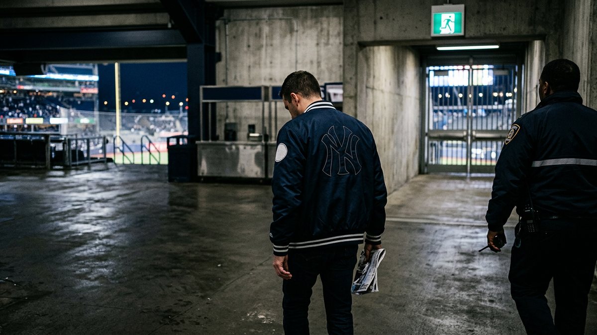 Yankees fan ejected and escorted from stadium during game